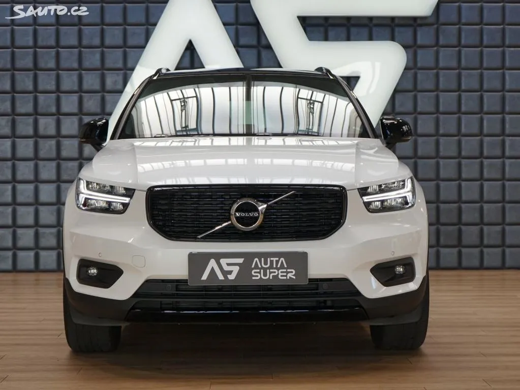 Volvo XC40 T4 140kW R-Desing H/K Navi CZ Image 2